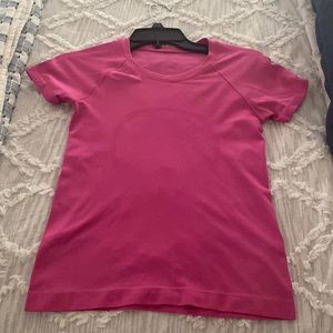 Lululemon swiftly size 2 ripped raspberry length is 2.0